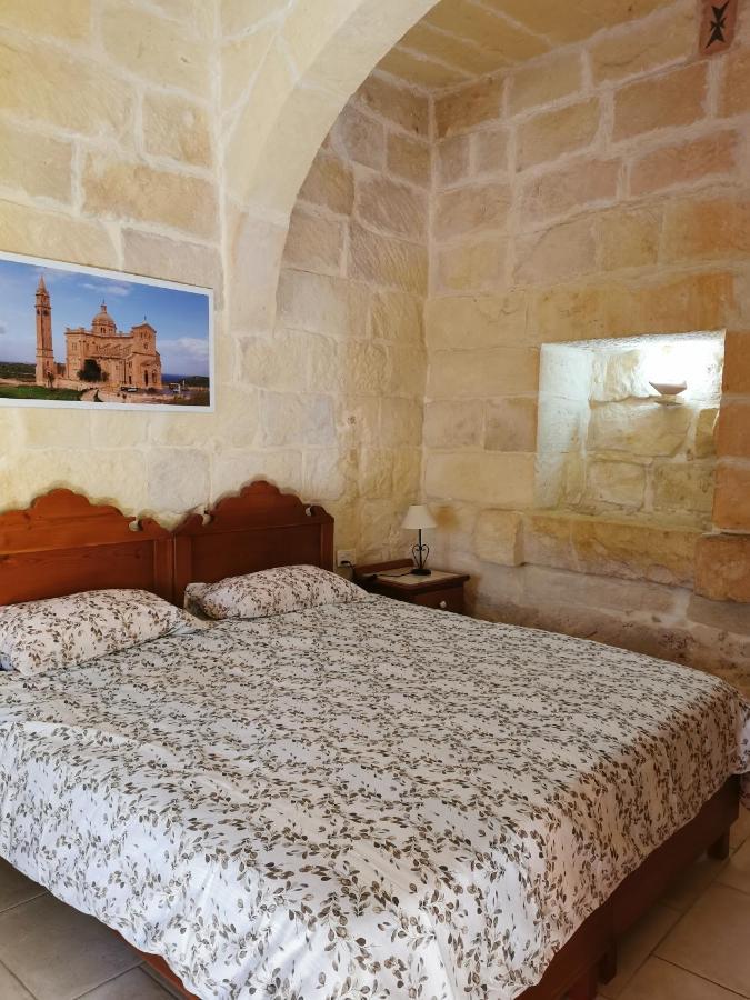 Bed And Breakfast "Selena" With Swim Pool Nadur Bagian luar foto